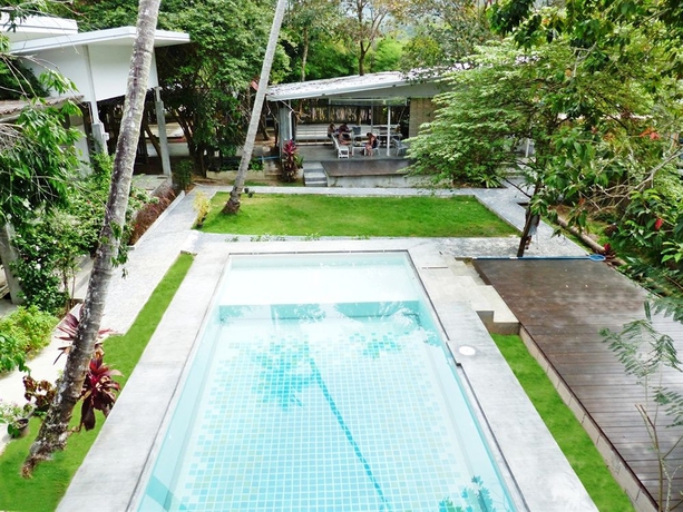 Imagen de la piscina del Hostel Glur. Foto 16