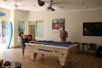 Imagen de los exteriores del Hostel Gold Coast Backpackers -. Foto 9