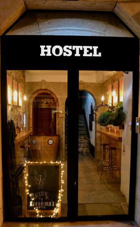 Imagen de los exteriores del Hostel Goodnight. Foto 11