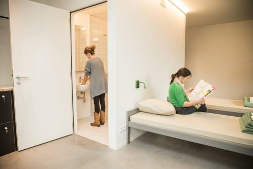 Imagen de la habitación del Hostel Groeninghe, Kortrijk. Foto 5
