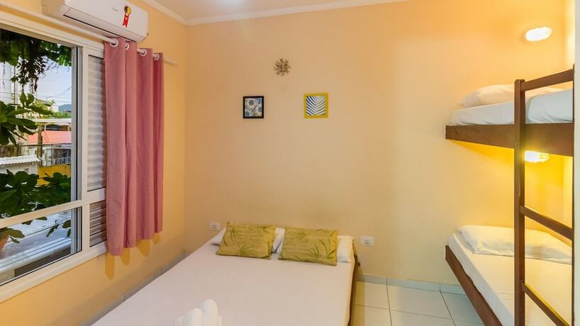 Imagen de la habitación del Hostel Guaruj&aacute;. Foto 14
