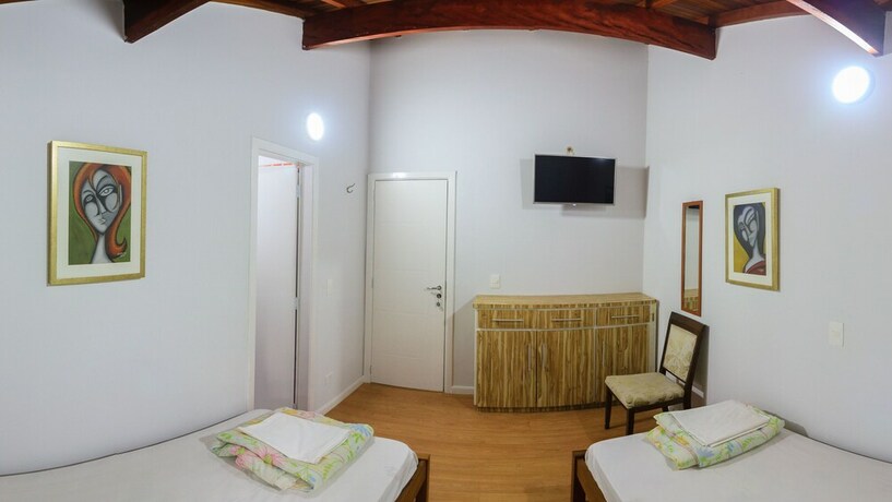Imagen de la habitación del Hostel Guaruj&aacute;. Foto 30
