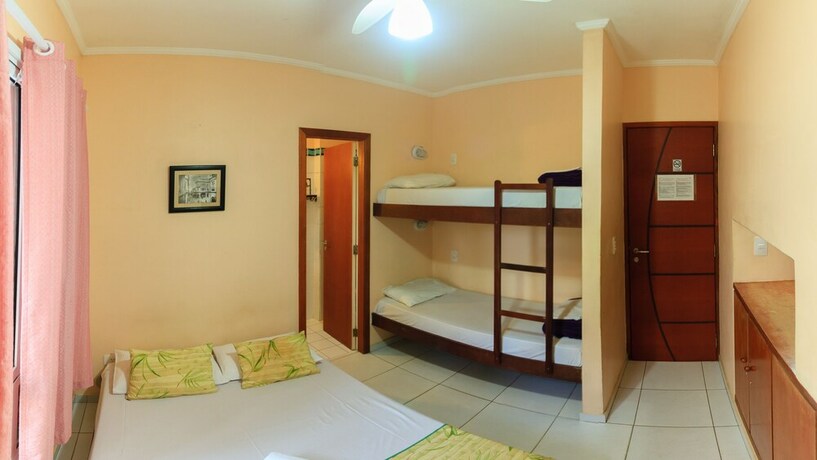 Imagen de la habitación del Hostel Guaruj&aacute;. Foto 31