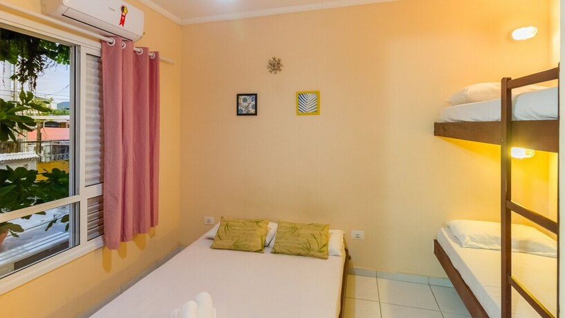 Imagen de la habitación del Hostel Guaruj&aacute;. Foto 35