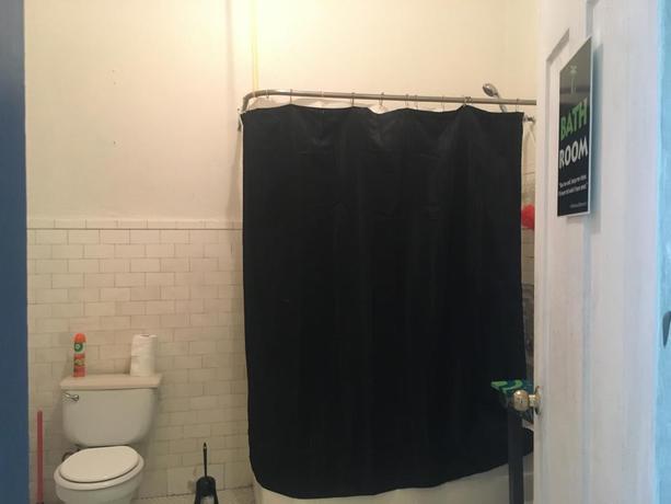 Imagen de los interiores del Hostel H1 Miramar. Foto 8