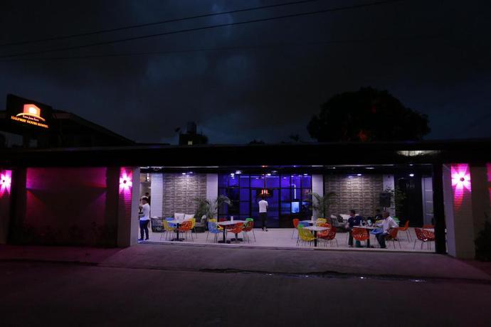 Imagen general del Hostel HALFWAY HOUSE - MACTAN CEBU AIRPORT. Foto 4
