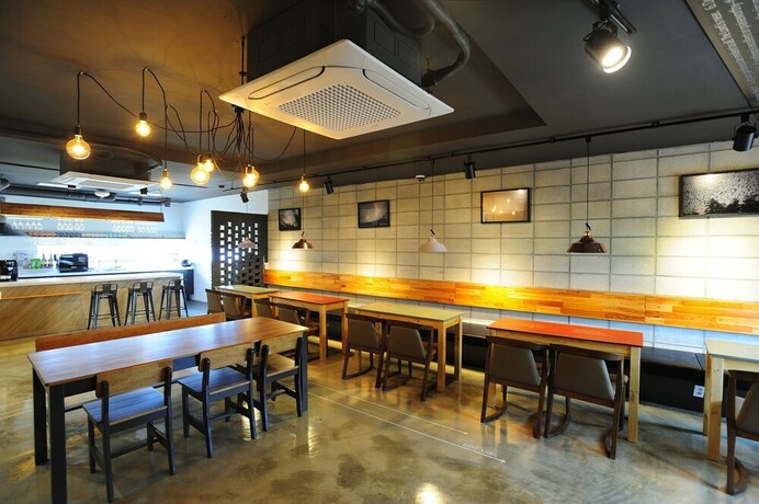 Imagen del bar/restaurante del Hostel Hannah Guest House -. Foto 16