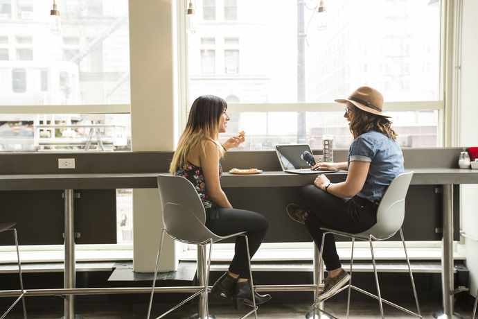 Imagen del bar/restaurante del Hostel Hi Chicago. Foto 3