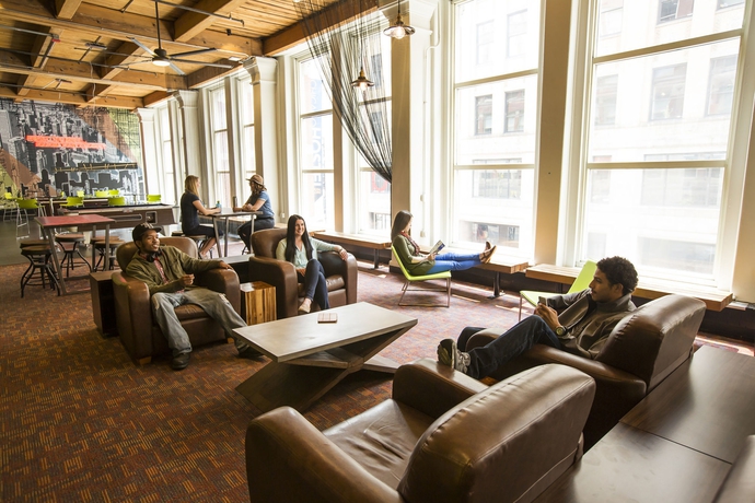 Imagen de los interiores del Hostel Hi Chicago. Foto 15