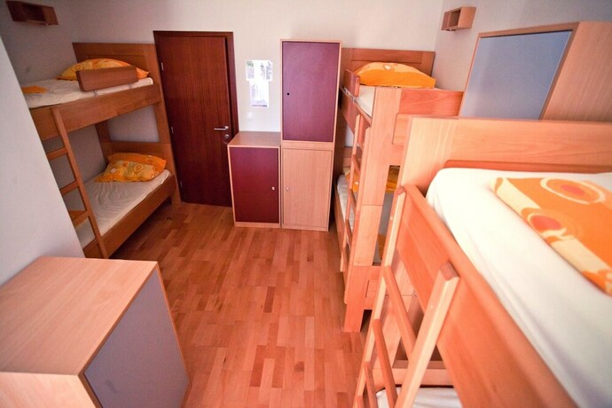 Imagen de la habitación del Hostel Hi Zadar. Foto 12