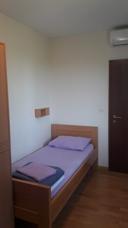 Imagen de la habitación del Hostel Hi Zadar. Foto 17