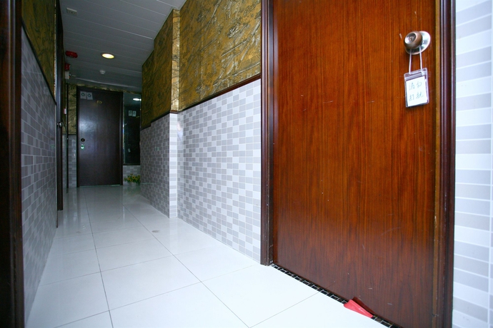 Imagen de los interiores del Hostel H.k Commercial Inn. Foto 15
