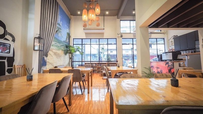 Imagen de los interiores del Hostel Hoft Bangkok. Foto 11