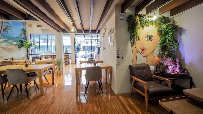 Imagen de los interiores del Hostel Hoft Bangkok. Foto 15