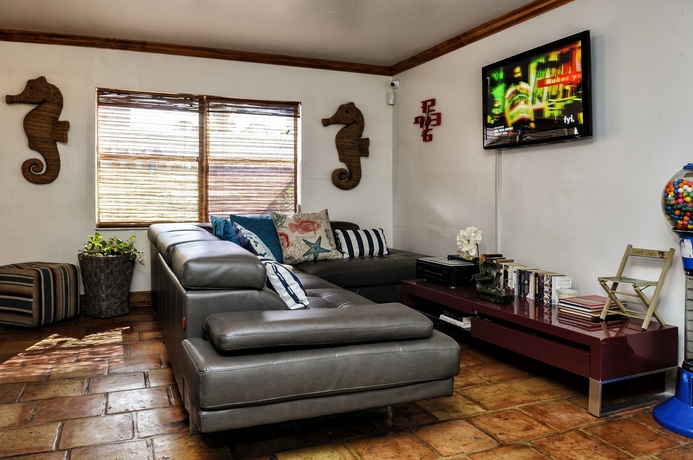 Imagen de los interiores del Hostel Hollywood Beach Suites. Foto 16