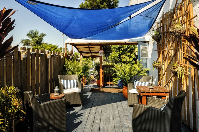 Imagen de los exteriores del Hostel Hollywood Beach Suites. Foto 13