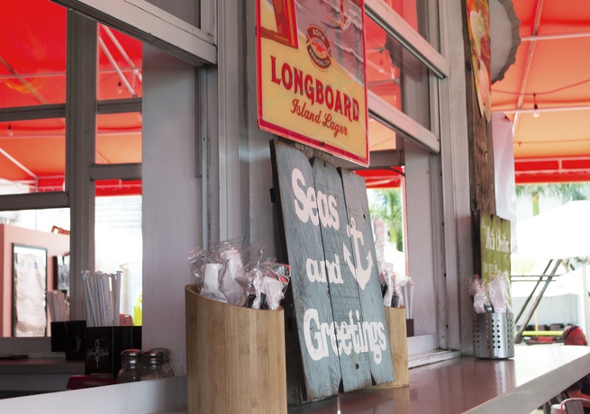 Imagen del bar/restaurante del Hostel Hollywood Beach Suites. Foto 4