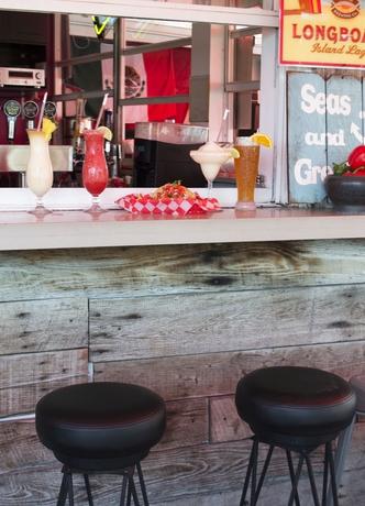 Imagen del bar/restaurante del Hostel Hollywood Beach Suites. Foto 5