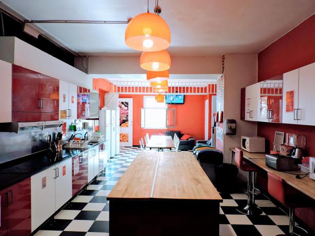 Imagen de los interiores del Hostel Home Backpackers Valencia By Feetup Hostels. Foto 5