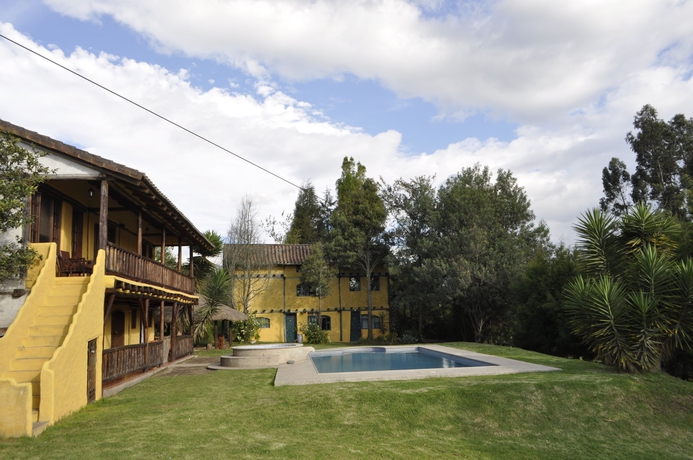Imagen de los exteriores del Hostel Hostal Colibrí Aeropuerto -. Foto 4
