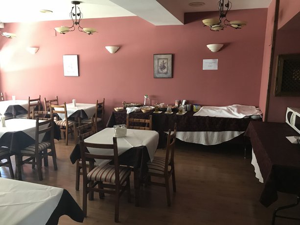 Imagen del bar/restaurante del Hostel Hoster&iacute;a Verahouse. Foto 2