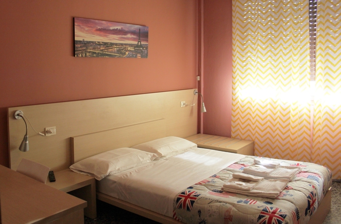 Imagen de la habitación del Hostel Hotel Colombo. Foto 8