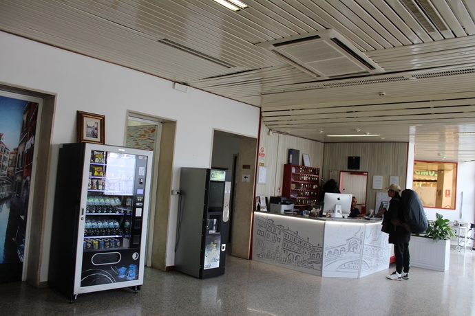 Imagen de los interiores del Hostel Hotel Colombo. Foto 19