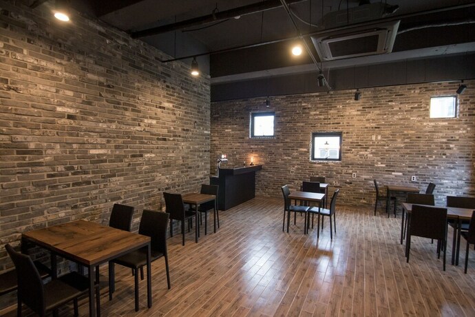 Imagen del bar/restaurante del Hostel Iam. Foto 20