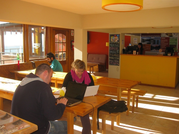 Imagen de los interiores del Hostel Inn Bariloche. Foto 12
