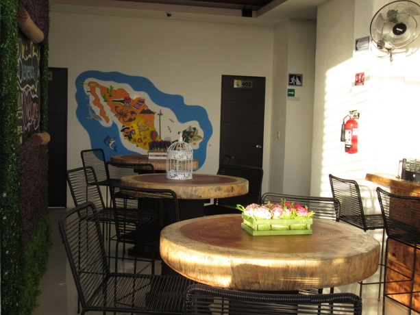 Imagen del bar/restaurante del Hostel Inn Cancun. Foto 5