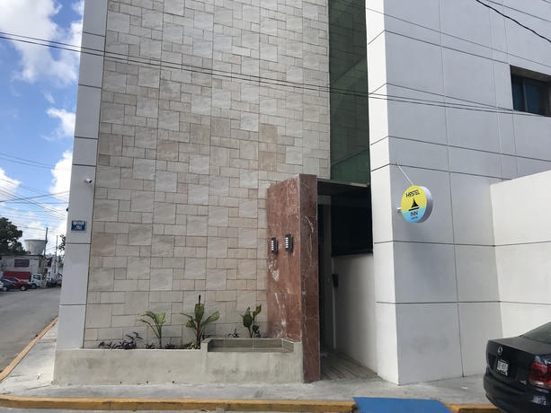 Imagen de los exteriores del Hostel Inn Cancun. Foto 15