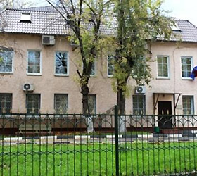 Imagen de los exteriores del Hostel Institut. Foto 8