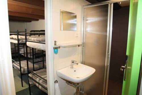 Imagen de la habitación del Hostel International Budget City Center. Foto 9