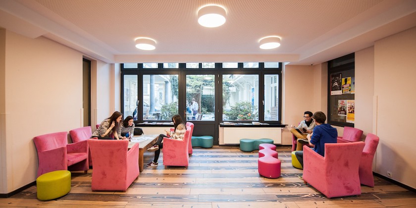 Imagen de los interiores del Hostel Jacques Brel Youth. Foto 8