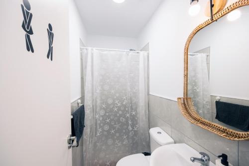 Imagen de la habitación del Hostel Kite & Surf Nomad House. Foto 18