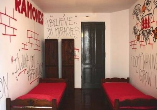 Imagen general del Hostel Km0 Rock. Foto 6