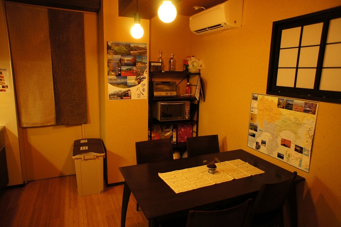 Imagen de los interiores del Hostel K's House Tokyo Oasis -. Foto 11