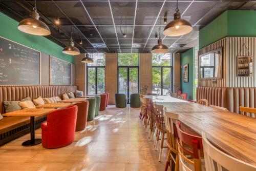 Imagen de los interiores del Hostel LATROUPE Grand Place. Foto 17