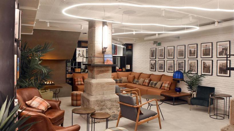 Imagen de los interiores del Hostel LATROUPE La Granja. Foto 11