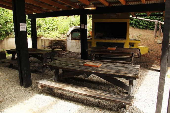 Imagen de los exteriores del Hostel La Angostura. Foto 11