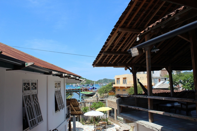 Imagen de los exteriores del Hostel La Boheme Bajo -. Foto 6