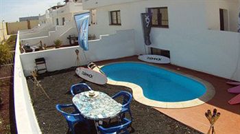 Imagen de los exteriores del Hostel Las Dunas, Castrill&oacute;n. Foto 9