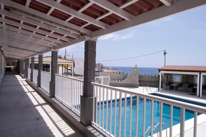 Imagen de la piscina del Hostel Las Eras Nest. Foto 12