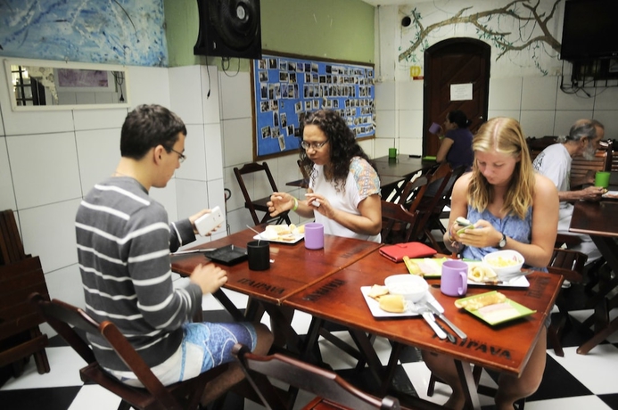 Imagen del bar/restaurante del Hostel Le House. Foto 4