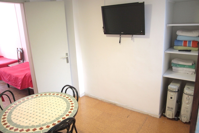 Imagen de los interiores del Hostel Lenin Barcelona. Foto 13