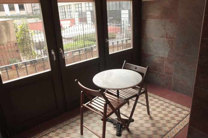 Imagen de los interiores del Hostel Lenin Barcelona. Foto 16