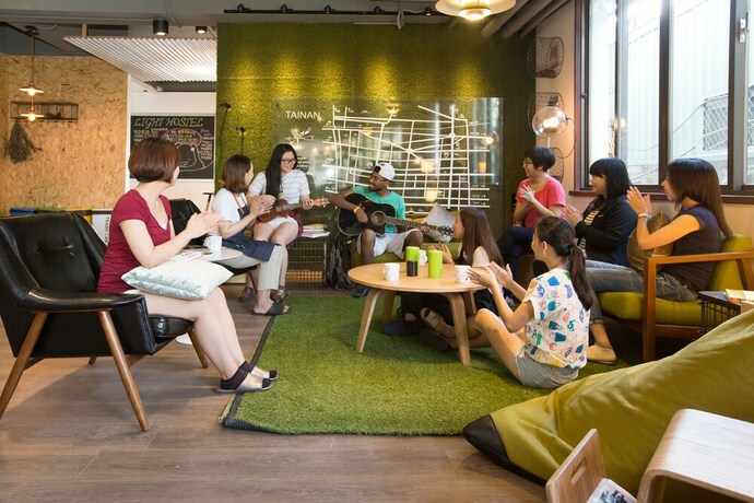 Imagen de los interiores del Hostel Light, Tainan. Foto 37