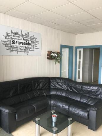 Imagen de los interiores del Hostel Llanes International. Foto 7