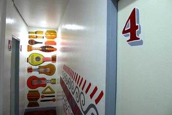 Imagen de los interiores del Hostel Lokal. Foto 11