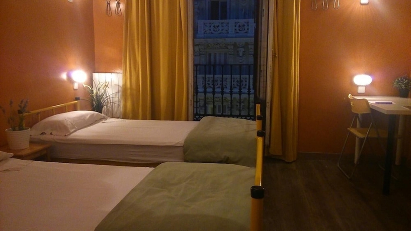 Imagen de la habitación del Hostel Los Amigos, Plaza de Oriente - &Oacute;pera. Foto 11